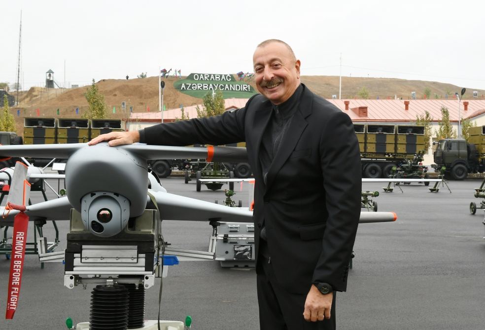 Əlamətdar görüntülər: Prezident İlham Əliyev və “Harop” (FOTO/VİDEO)