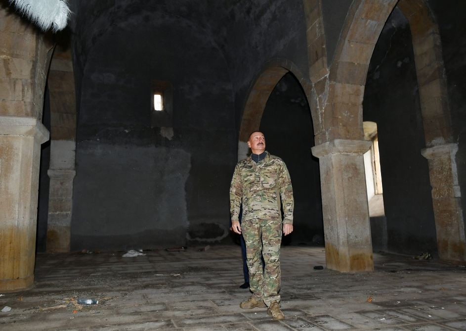 Prezident İlham Əliyev Tərtər rayonunun Talış kəndində Azərbaycan bayrağını ucaldıb (YENİLƏNİB) (FOTO/VİDEO)