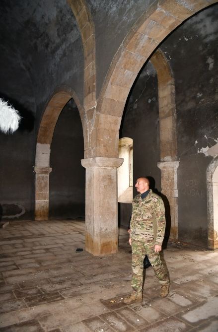 Prezident İlham Əliyev Tərtər rayonunun Talış kəndində Azərbaycan bayrağını ucaldıb (YENİLƏNİB) (FOTO/VİDEO)