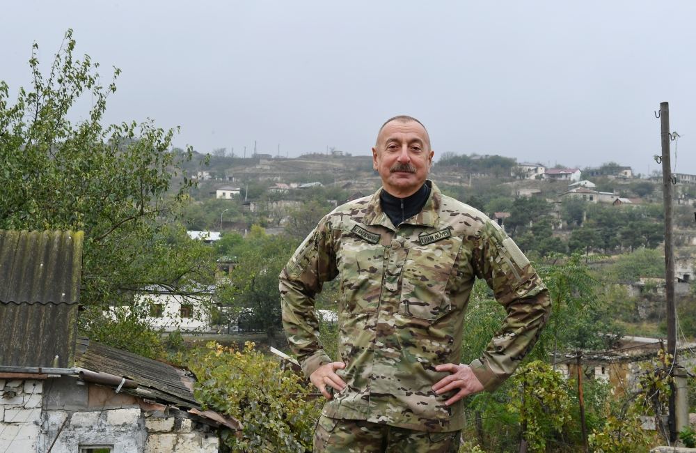 Prezident İlham Əliyev Tərtər rayonunun Talış kəndində Azərbaycan bayrağını ucaldıb (YENİLƏNİB) (FOTO/VİDEO)