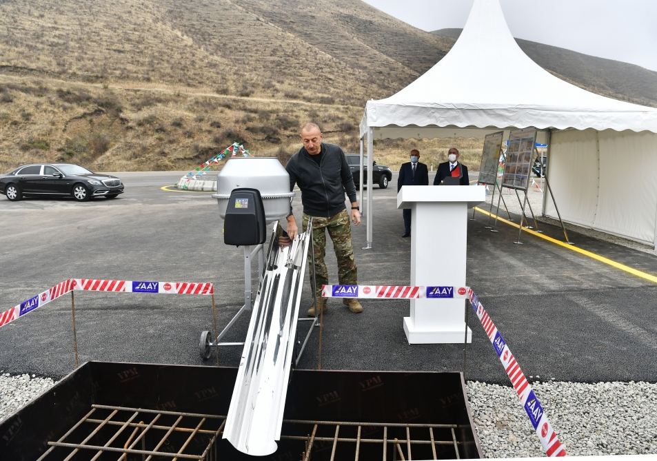 Prezident İlham Əliyev Talış-Tapqaraqoyunlu-Qaşaltı-Naftalan avtomobil yolunun təməlini qoyub (YENİLƏNİB) (FOTO/VİDEO)