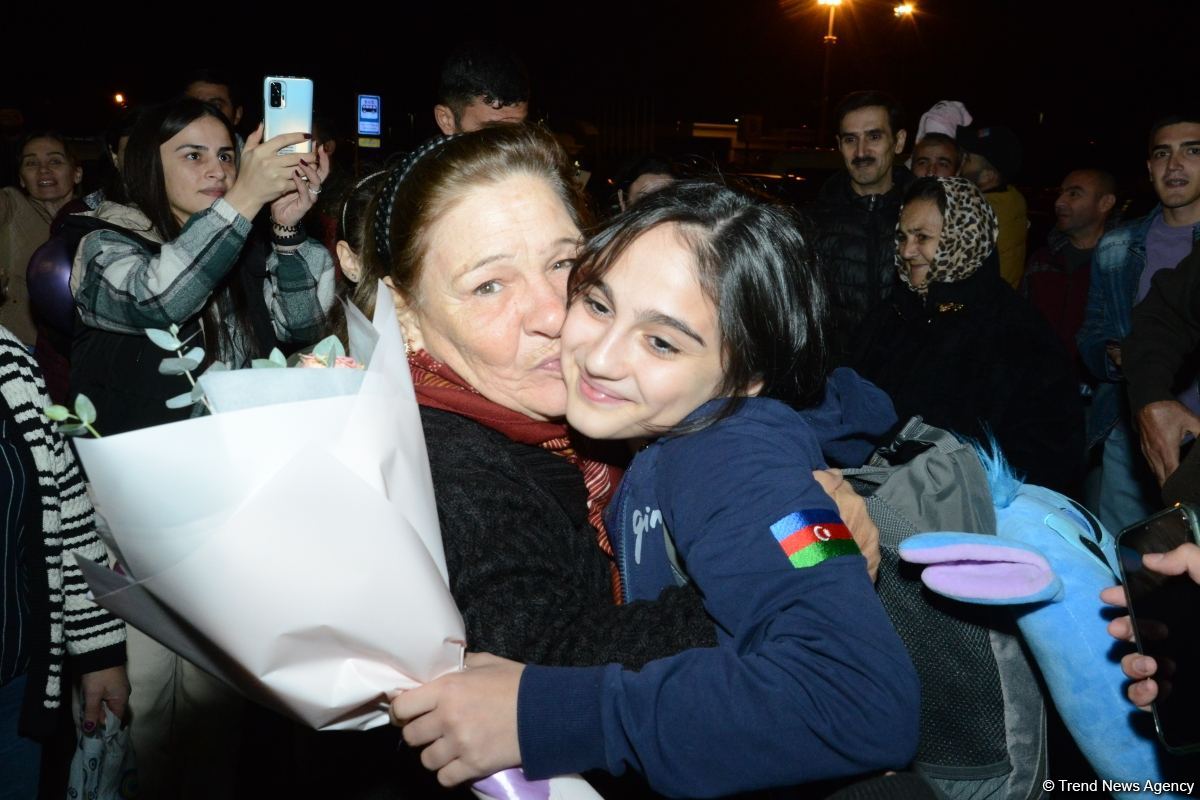 Avropa çempionatında uğurla çıxış edən akrobatika gimnastlarımız Vətənə qayıdıblar (FOTO)