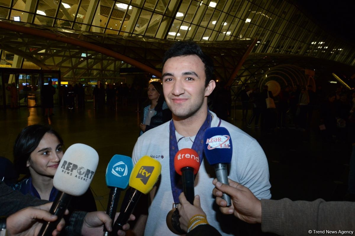 Avropa çempionatında uğurla çıxış edən akrobatika gimnastlarımız Vətənə qayıdıblar (FOTO)