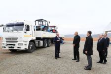Prezident İlham Əliyev Cəbrayılda “KAMaz” ASC ilə “Gəncə Avtomobil Zavodu” İstehsalat Birliyinin birgə servis mərkəzinin təməlini qoyub (YENİLƏNİB) (FOTO/VİDEO)
