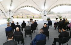 Prezident İlham Əliyev Cəbrayıl ictimaiyyətinin nümayəndələri ilə görüşüb, Memorial Kompleksin və şəhərin bərpasının təməl daşını qoyub (YENİLƏNİB)