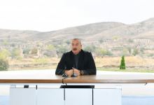 Prezident İlham Əliyev Cəbrayıl ictimaiyyətinin nümayəndələri ilə görüşüb, Memorial Kompleksin və şəhərin bərpasının təməl daşını qoyub (YENİLƏNİB)