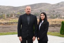 Prezident İlham Əliyev Cəbrayıl ictimaiyyətinin nümayəndələri ilə görüşüb, Memorial Kompleksin və şəhərin bərpasının təməl daşını qoyub (YENİLƏNİB)