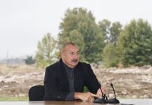 Prezident İlham Əliyev Cəbrayıl ictimaiyyətinin nümayəndələri ilə görüşüb, Memorial Kompleksin və şəhərin bərpasının təməl daşını qoyub (YENİLƏNİB)