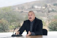Prezident İlham Əliyev Cəbrayıl ictimaiyyətinin nümayəndələri ilə görüşüb, Memorial Kompleksin və şəhərin bərpasının təməl daşını qoyub (YENİLƏNİB)