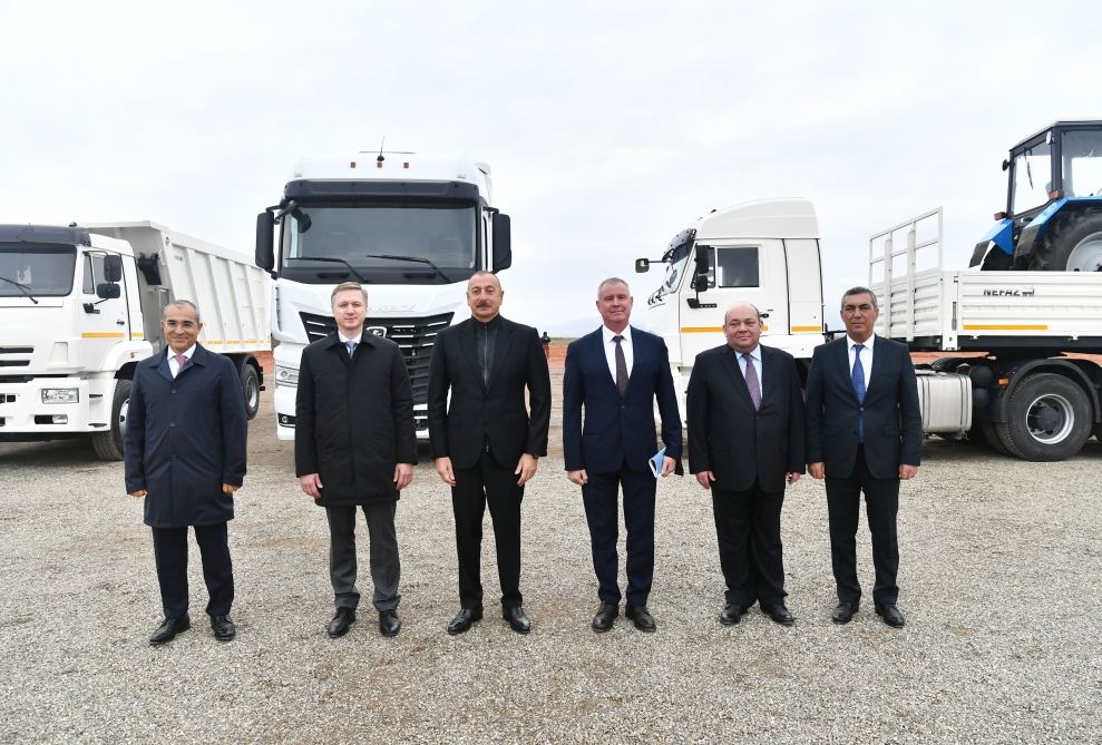 Prezident İlham Əliyev Cəbrayılda “KAMaz” ASC ilə “Gəncə Avtomobil Zavodu” İstehsalat Birliyinin birgə servis mərkəzinin təməlini qoyub (YENİLƏNİB) (FOTO/VİDEO)