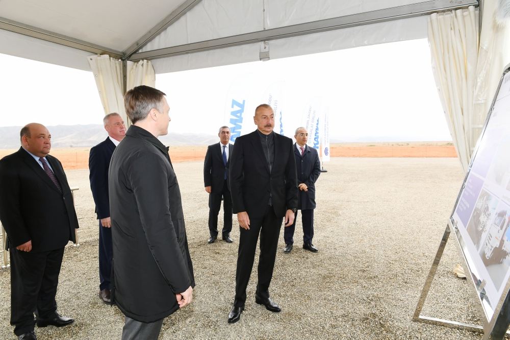 Prezident İlham Əliyev Cəbrayılda “KAMaz” ASC ilə “Gəncə Avtomobil Zavodu” İstehsalat Birliyinin birgə servis mərkəzinin təməlini qoyub (YENİLƏNİB) (FOTO/VİDEO)