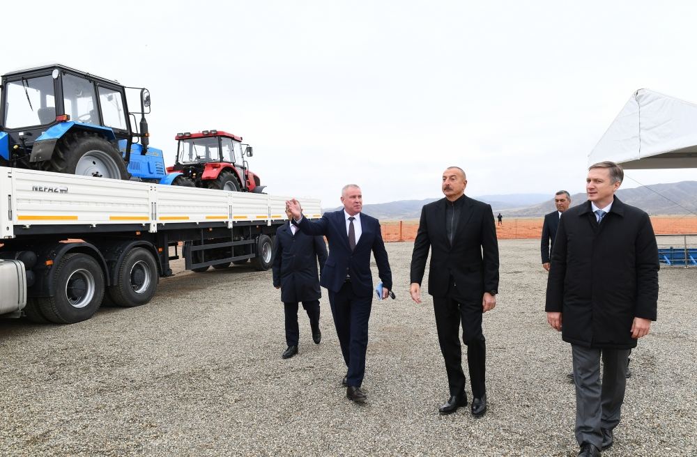 Prezident İlham Əliyev Cəbrayılda “KAMaz” ASC ilə “Gəncə Avtomobil Zavodu” İstehsalat Birliyinin birgə servis mərkəzinin təməlini qoyub (YENİLƏNİB) (FOTO/VİDEO)