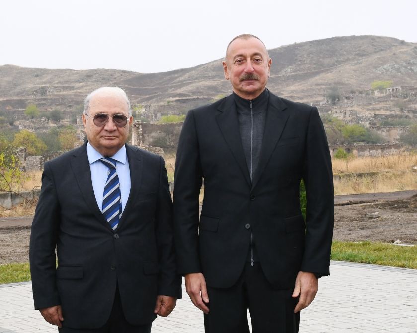 Prezident İlham Əliyev Cəbrayıl ictimaiyyətinin nümayəndələri ilə görüşüb, Memorial Kompleksin və şəhərin bərpasının təməl daşını qoyub (YENİLƏNİB)