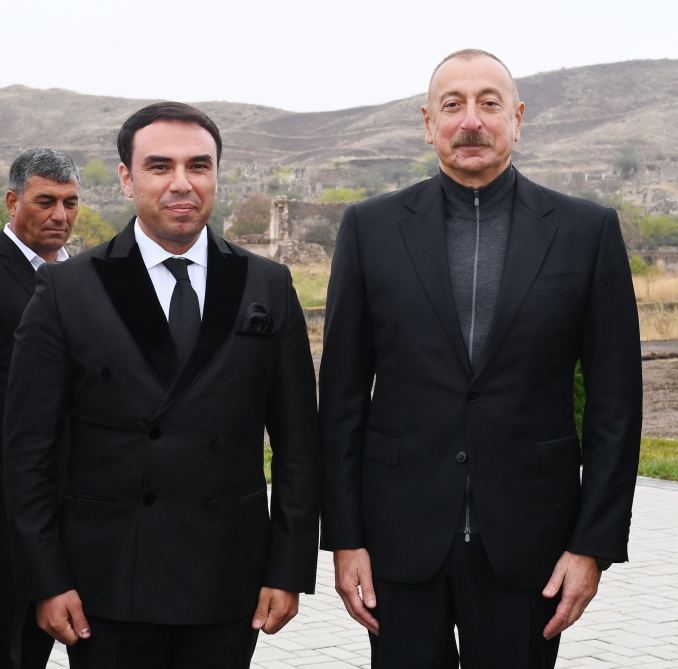 Prezident İlham Əliyev Cəbrayıl ictimaiyyətinin nümayəndələri ilə görüşüb, Memorial Kompleksin və şəhərin bərpasının təməl daşını qoyub (YENİLƏNİB)