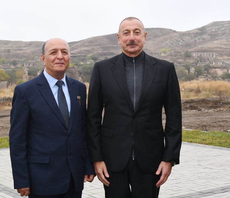 Prezident İlham Əliyev Cəbrayıl ictimaiyyətinin nümayəndələri ilə görüşüb, Memorial Kompleksin və şəhərin bərpasının təməl daşını qoyub (YENİLƏNİB)