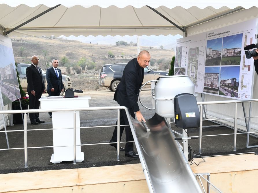 Prezident İlham Əliyev Cəbrayılda orta məktəbin təməlini qoyub (FOTO/VİDEO)