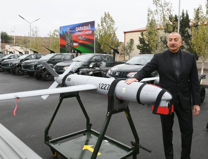 Əlamətdar görüntülər: Prezident İlham Əliyev və “Harop” (FOTO/VİDEO)
