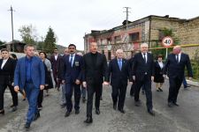 Prezident İlham Əliyev Tuğ kəndində ictimaiyyət nümayəndələri ilə səmimi söhbət edib (FOTO)