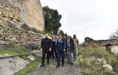Prezident İlham Əliyev Tuğ kəndində ictimaiyyət nümayəndələri ilə səmimi söhbət edib (FOTO)
