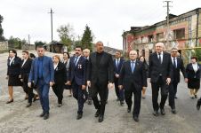 Prezident İlham Əliyev Tuğ kəndində ictimaiyyət nümayəndələri ilə səmimi söhbət edib (FOTO)