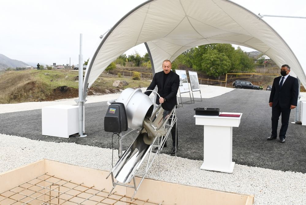 Prezident İlham Əliyev Hadrut qəsəbəsində yeni məscidin təməlini qoyub (FOTO/VİDEO) (YENİLƏNİB)
