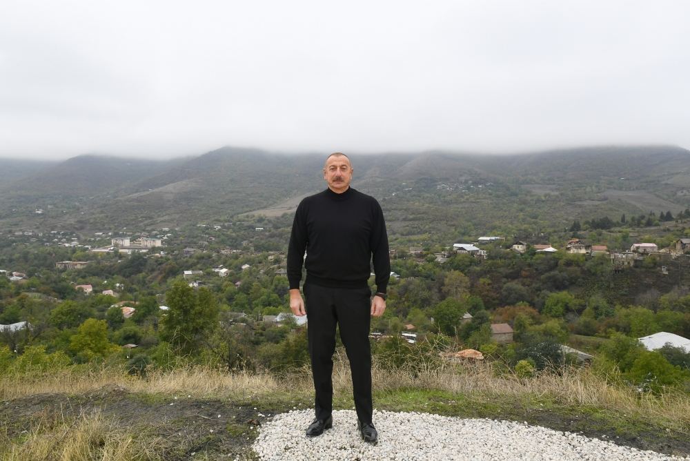 Prezident İlham Əliyev Hadrut qəsəbəsində yeni məscidin təməlini qoyub (FOTO/VİDEO) (YENİLƏNİB)