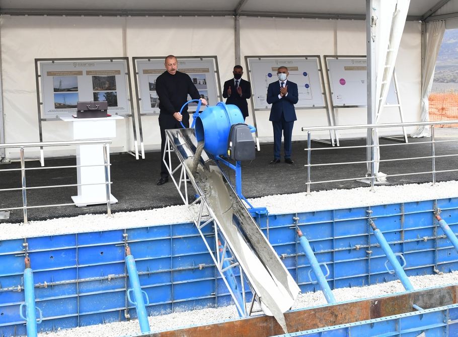 Prezident İlham Əliyev “Hadrut” Qovşaq yarımstansiyasının təməlini qoyub (FOTO/VİDEO) (YENİLƏNİB)