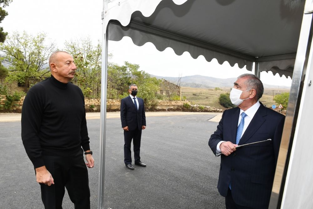 Prezident İlham Əliyev Hadrut-Cəbrayıl-Şükürbəyli, Tuğ-Hadrut və Füzuli-Hadrut yollarında aparılan tikinti işləri ilə tanış olub (FOTO/VİDEO) (YENİLƏNİB)