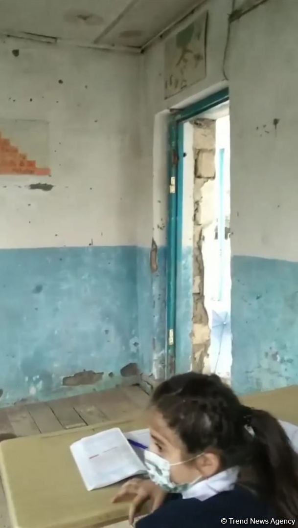 Qaxın Qaratala kənd orta məktəbi təhlükəli vəziyyətdədir - AÇIQLAMA (FOTO)