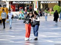 Bakının mərkəzi hissəsinin siması hesab edilən Fəvvarələr meydanından FOTOREPORTAJ