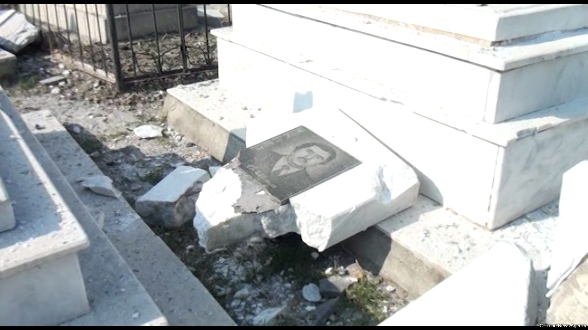 Ermənistan dəfn mərasimində dinc insanları bombalamaqla faşist mahiyyətini göstərdi – Tərtər terrorunun qurbanları (FOTO/VİDEO)