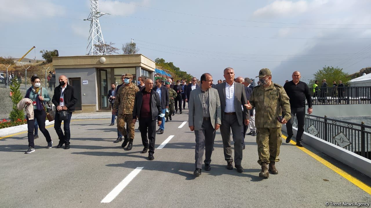 Budəfəki səfərimizdə biz artıq azad olunmuş ərazilərdə quruculuq işləri ilə də tanış oluruq - Hikmət Hacıyev (FOTO)