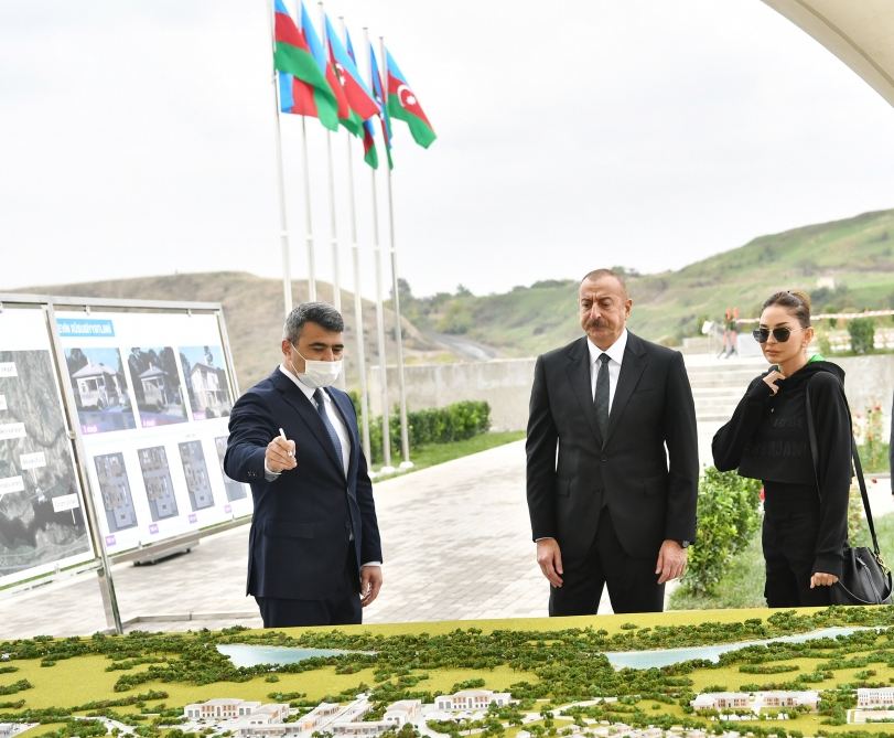 Prezident İlham Əliyev Füzuli rayonunun Dövlətyarlı kəndində “Ağıllı kənd”in təməlini qoyub (FOTO) (YENİLƏNİB)