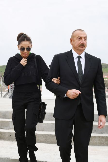 Prezident İlham Əliyev Füzuli rayonunun Dövlətyarlı kəndində “Ağıllı kənd”in təməlini qoyub (FOTO) (YENİLƏNİB)