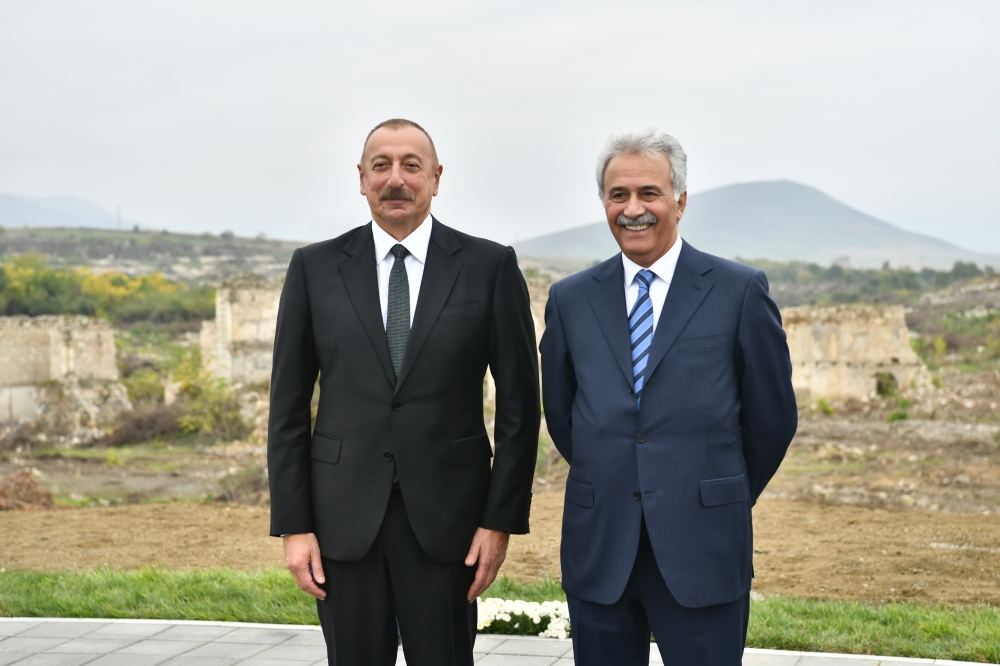 Prezident İlham Əliyev və birinci xanım Mehriban Əliyeva Füzuli ictimaiyyətinin nümayəndələri ilə görüşüb, Memorial Kompleksin və şəhərin bərpasının təməl daşını qoyublar (YENİLƏNİB) (FOTO)