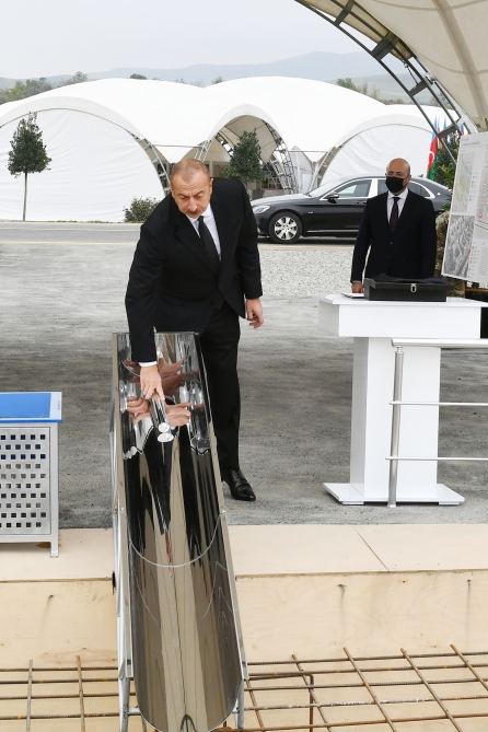 Prezident İlham Əliyev və birinci xanım Mehriban Əliyeva Füzuli şəhərində çoxmənzilli yaşayış məhəlləsinin təməlqoyma mərasimində iştirak ediblər (FOTO)