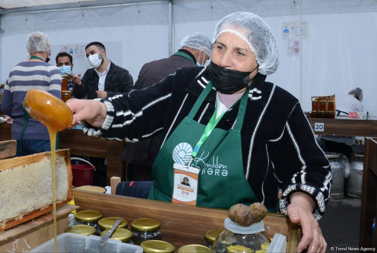 Bakıdakı bal yarmarkası noyabrın 7-dək davam edəcək (FOTO) (ƏLAVƏ OLUNUB)