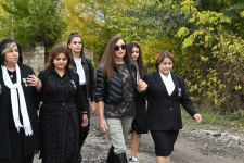 Prezident İlham Əliyev və birinci xanım Mehriban Əliyeva Zəngilan ictimaiyyətinin nümayəndələri ilə görüşüblər (FOTO/VİDEO) (YENİLƏNİB)