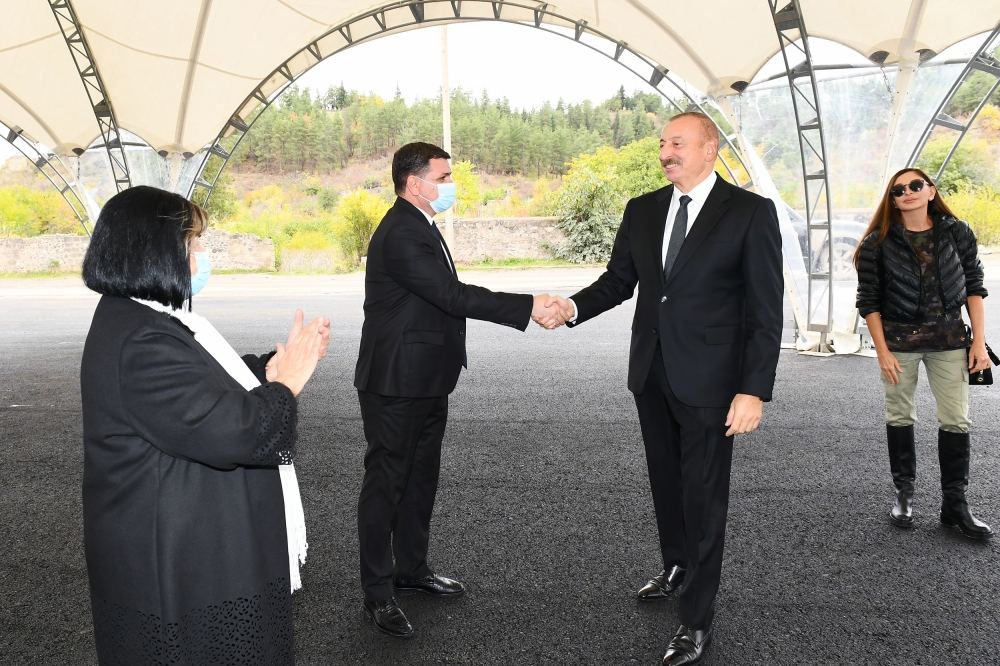 Prezident İlham Əliyev və birinci xanım Mehriban Əliyeva Zəngilan ictimaiyyətinin nümayəndələri ilə görüşüblər (FOTO/VİDEO) (YENİLƏNİB)