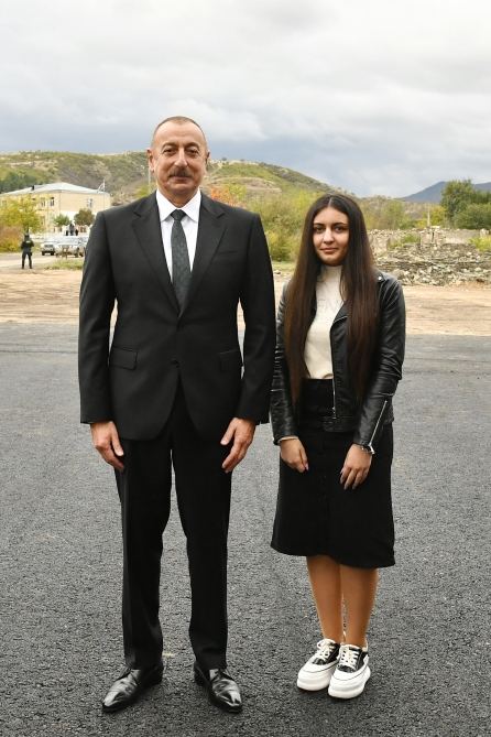 Prezident İlham Əliyev və birinci xanım Mehriban Əliyeva Zəngilan ictimaiyyətinin nümayəndələri ilə görüşüblər (FOTO/VİDEO) (YENİLƏNİB)