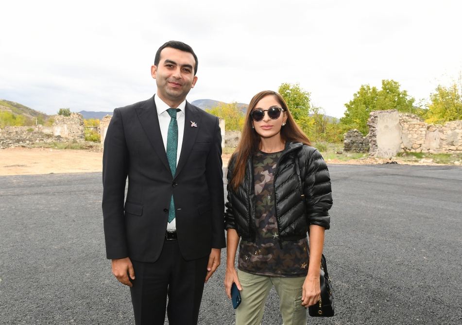Prezident İlham Əliyev və birinci xanım Mehriban Əliyeva Zəngilan ictimaiyyətinin nümayəndələri ilə görüşüblər (FOTO/VİDEO) (YENİLƏNİB)