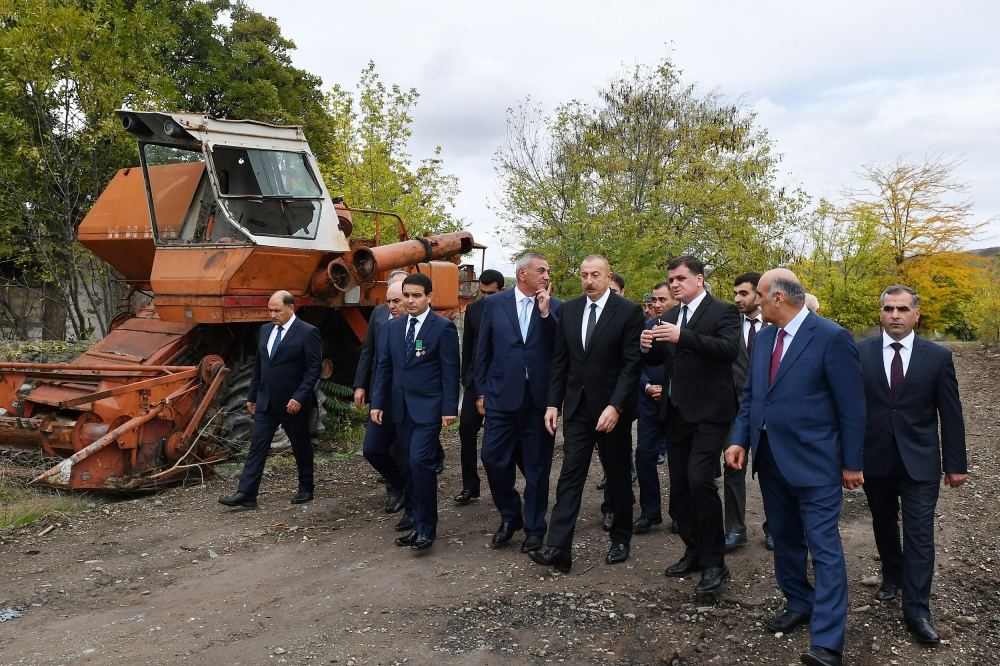 Prezident İlham Əliyev və birinci xanım Mehriban Əliyeva Zəngilan ictimaiyyətinin nümayəndələri ilə görüşüblər (FOTO/VİDEO) (YENİLƏNİB)