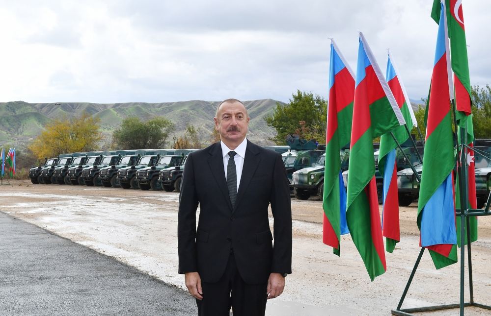 Prezident İlham Əliyev və birinci xanım Mehriban Əliyeva DSX-nin Zəngilandakı hərbi hissəsində yaradılan şəraitlə tanış olublar (FOTO/VİDEO) (YENİLƏNİB)