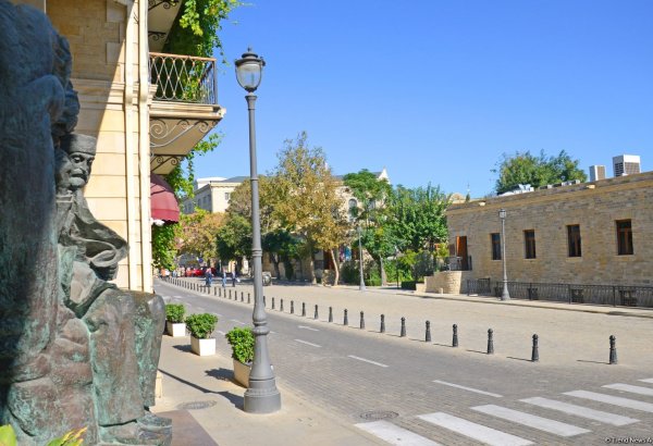 “İçərişəhər” ərazisində avtomobili sürətlə sürən şəxsin əraziyə girişi qadağan edilib