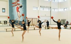 Prezident İlham Əliyev, Birinci xanım Mehriban Əliyeva və qızları Leyla Əliyeva Milli Gimnastika Arenasının yeni məşq binasında yaradılan şəraitlə tanış olublar (FOTO/VİDEO) (YENİLƏNİB)