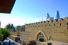 Turistlərin sevimli məkanı İçərişəhərdən FOTOREPORTAJ