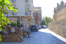 Turistlərin sevimli məkanı İçərişəhərdən FOTOREPORTAJ