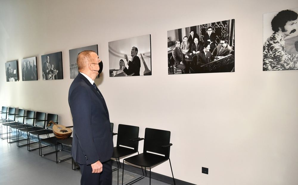 Prezident İlham Əliyev, Birinci xanım Mehriban Əliyeva və qızları Leyla Əliyeva Bakıda DOST İnklüziv İnkişaf və Yaradıcılıq Mərkəzinin açılışında iştirak ediblər (FOTO/VİDEO) (YENİLƏNİB)