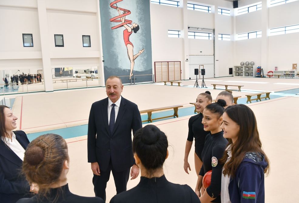 Prezident İlham Əliyev, Birinci xanım Mehriban Əliyeva və qızları Leyla Əliyeva Milli Gimnastika Arenasının yeni məşq binasında yaradılan şəraitlə tanış olublar (FOTO/VİDEO) (YENİLƏNİB)