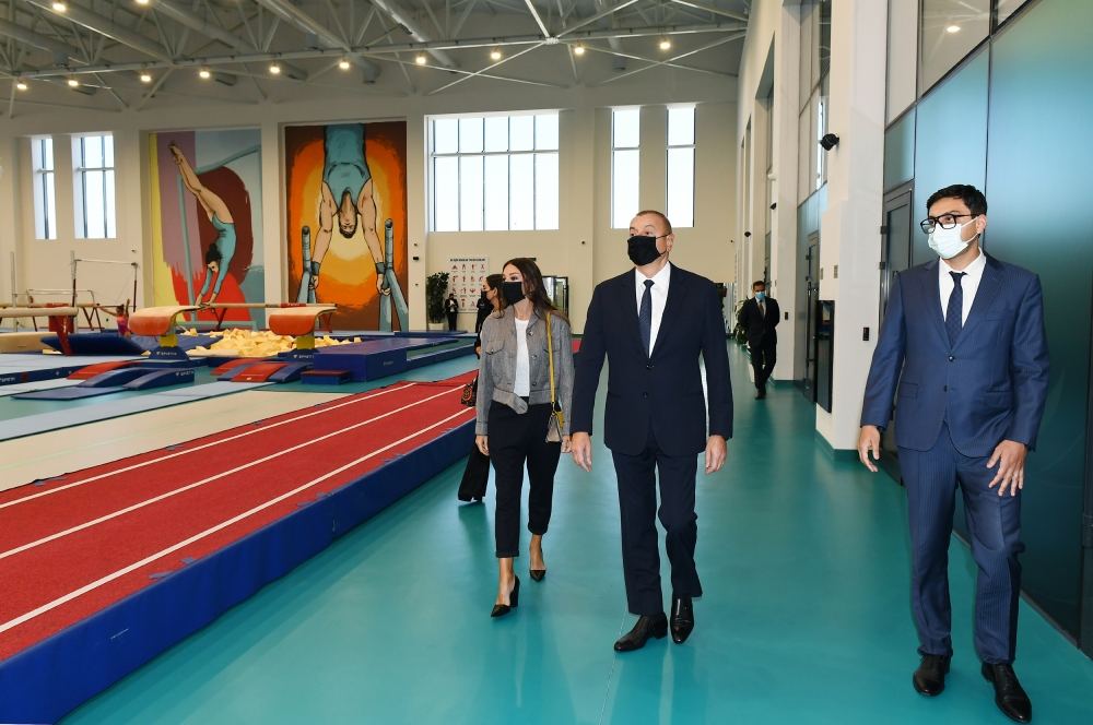 Prezident İlham Əliyev, Birinci xanım Mehriban Əliyeva və qızları Leyla Əliyeva Milli Gimnastika Arenasının yeni məşq binasında yaradılan şəraitlə tanış olublar (FOTO/VİDEO) (YENİLƏNİB)
